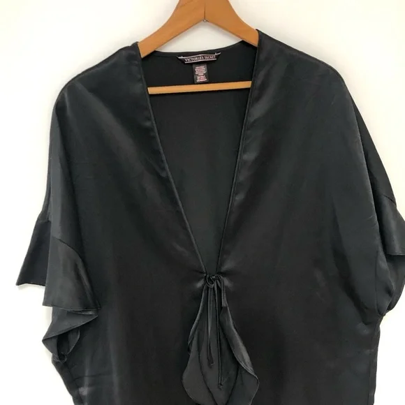 Victoria’s Secret One Size Black Satin Robe - Picture 4 of 8